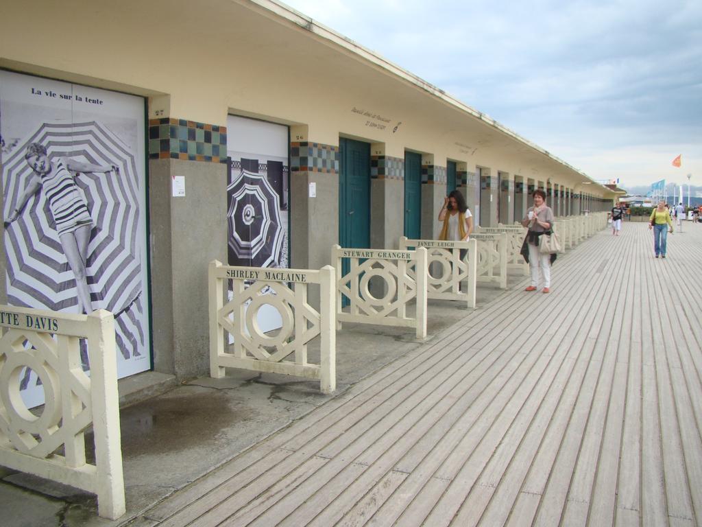 Hôtel Le Chantilly Deauville Exterior foto